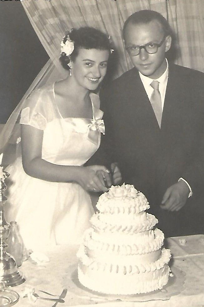 Jean , Clarice and the Cake at wedding